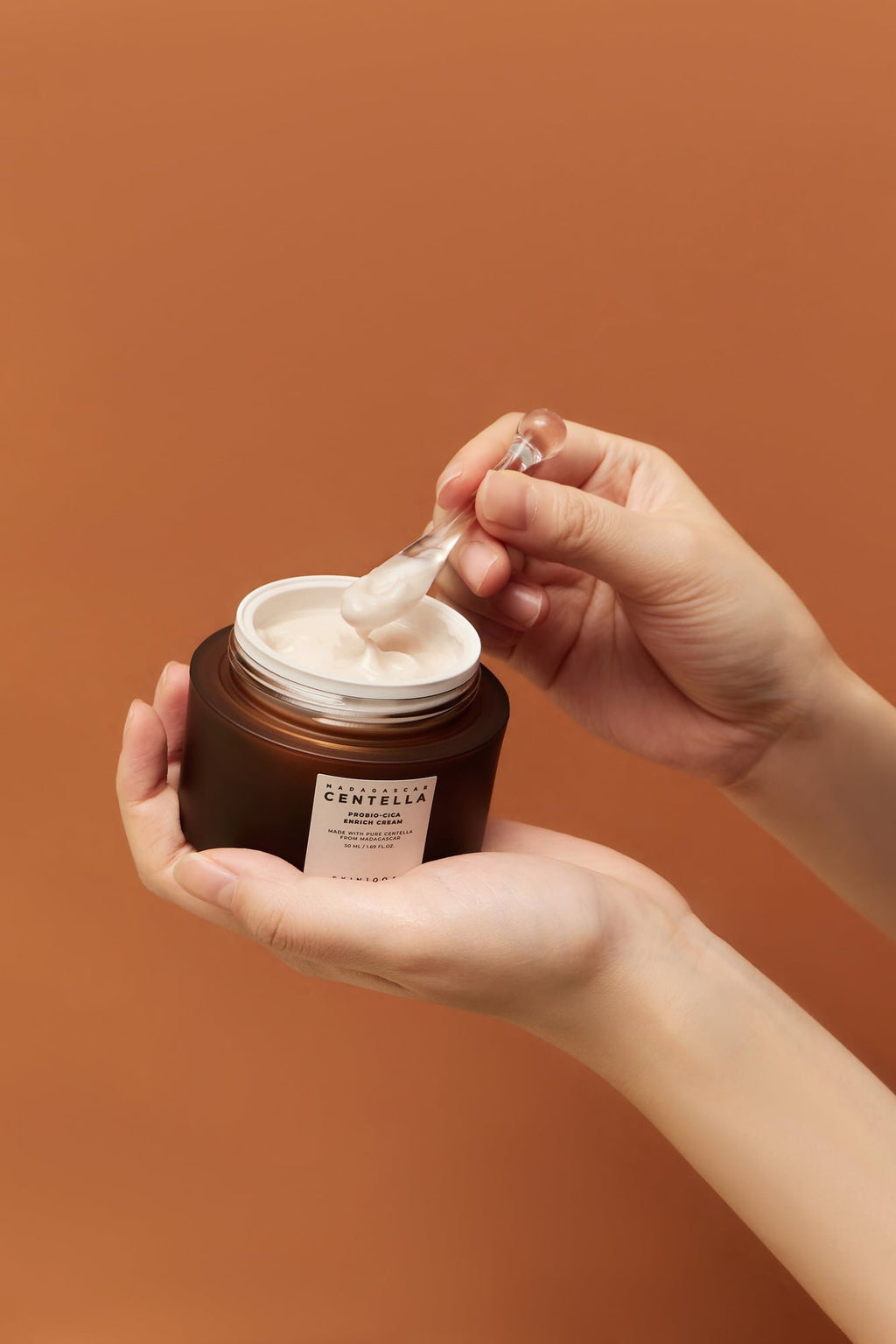 SKIN1004 Madagascar Centella Probio-Cica Enrich Cream | Crema Reparadora y Fortalece la Barrera Cutánea – Cosmética Coreana K-Beauty (50ml) www.sallunabeauty.com