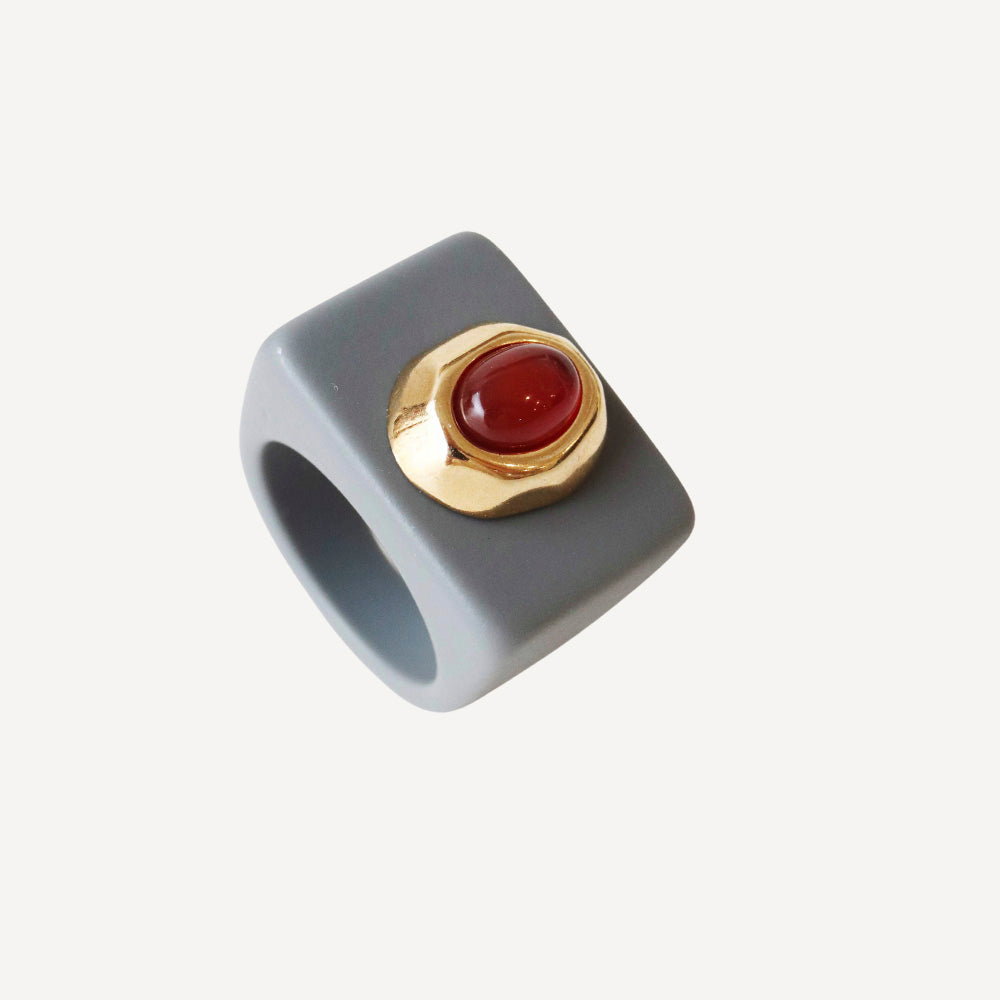 Anillo mujer gris con agata miel