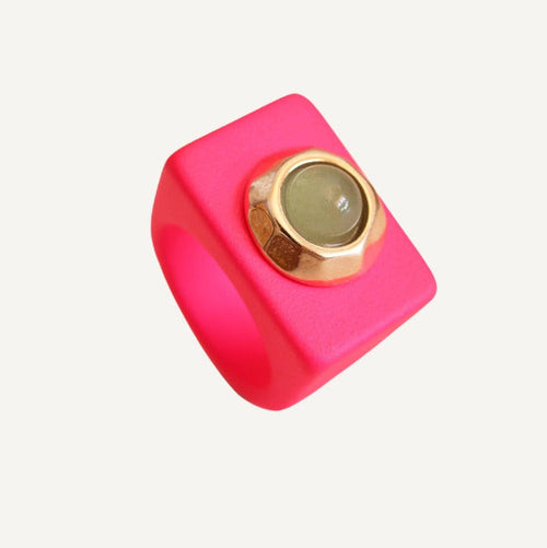 Anillo para mujer fucsia fluor con piedra natural aventurina ÉMOLO®
