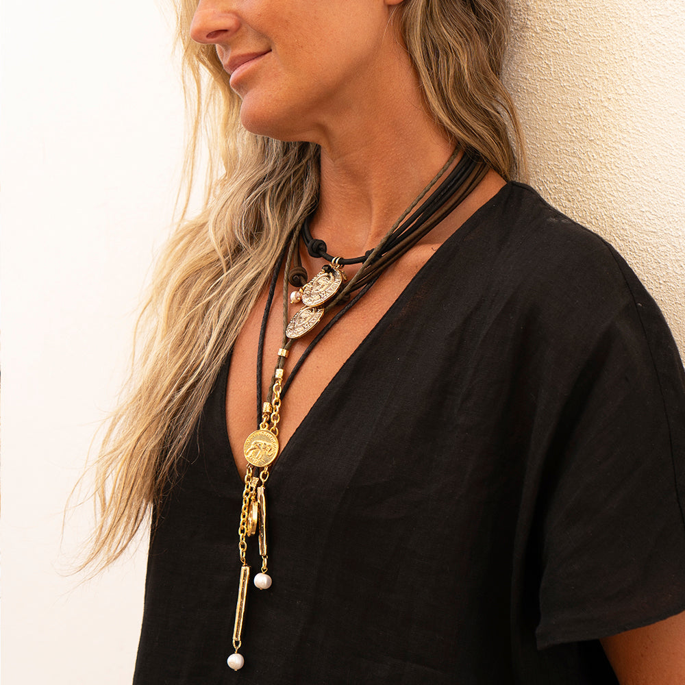 Collar corto moneda Auriga