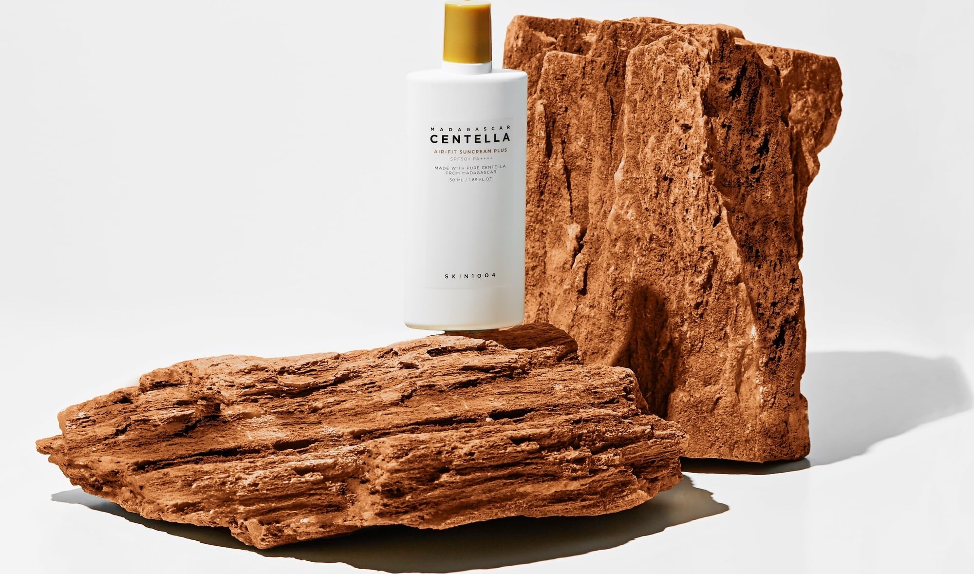CENTELLA - Crema solar Air-Fit Plus con centella de Madagascar, 50 ml, SKIN1004 www.sallunabeauty.com