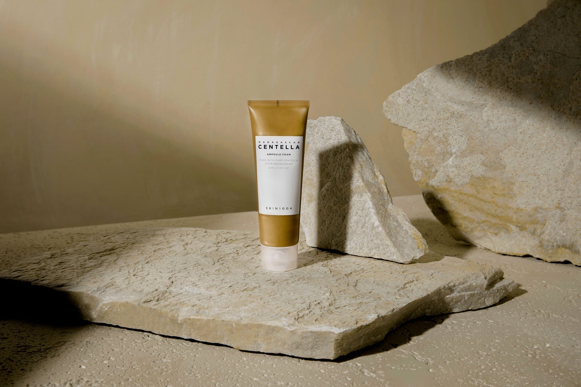 Madagascar Centella Ampoule Foam 125ml Foam Cleanser Limpieza profunda y delicada con el poder calmante de la Centella www.sallunabeauty.com